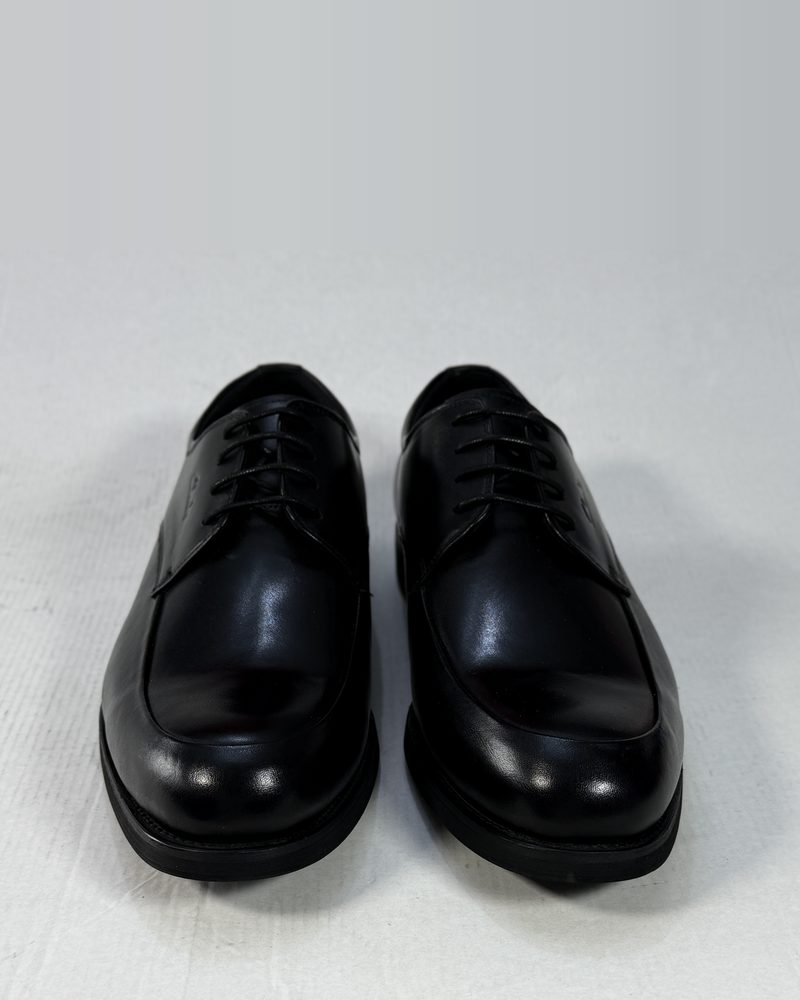 [PLACEHOLDER-IMG: category 4:5 — swap: tile-shoes]